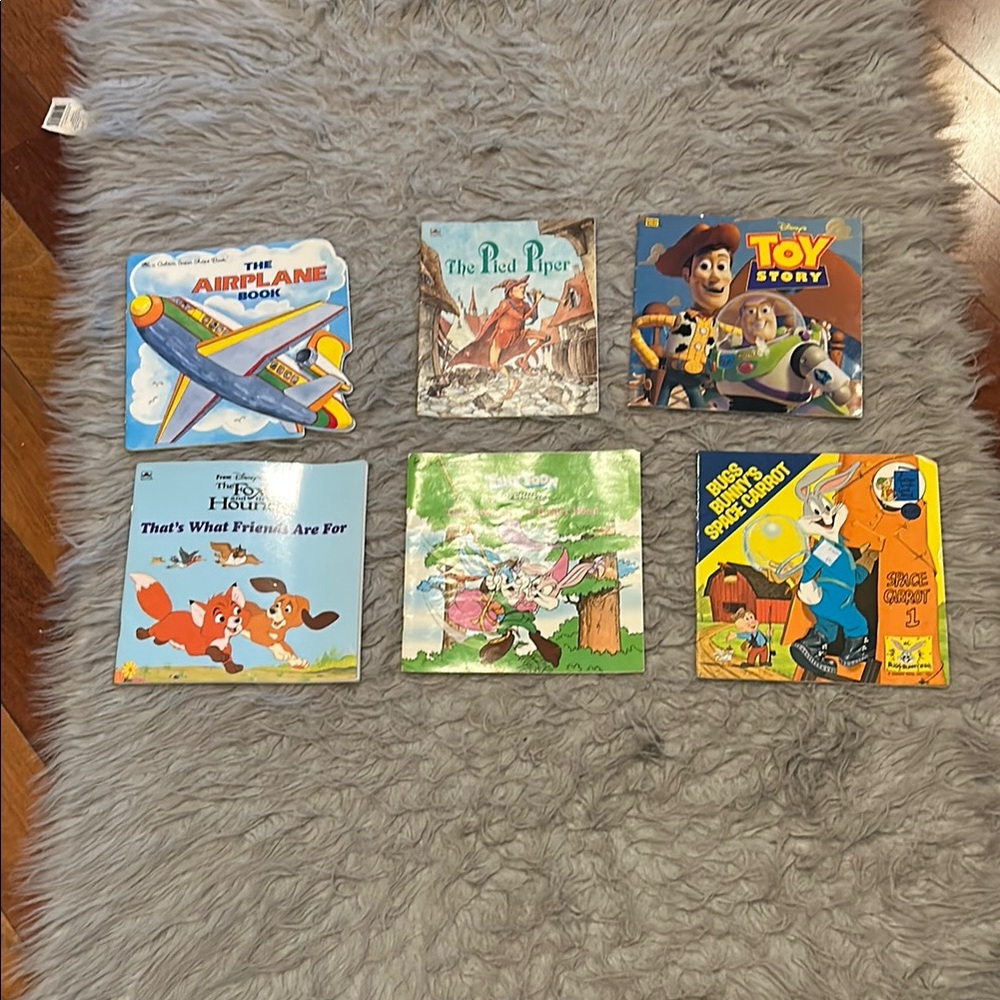 Golden Vintage set of 6‎ books